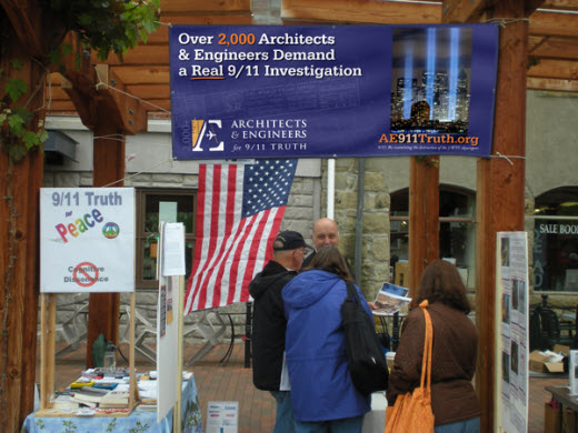 2000-BANNER-BOOTH-1